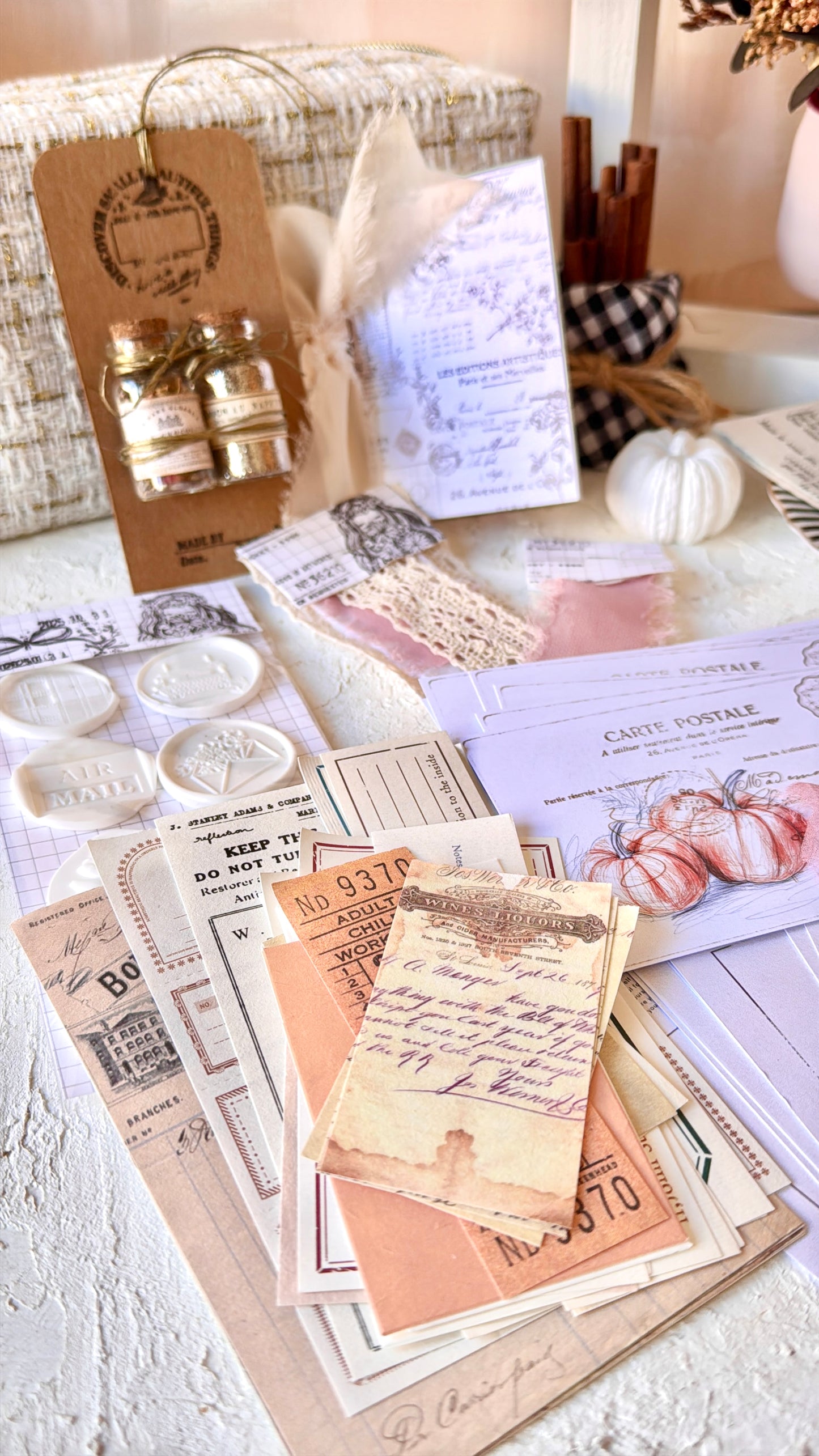 Kit Handmade · October