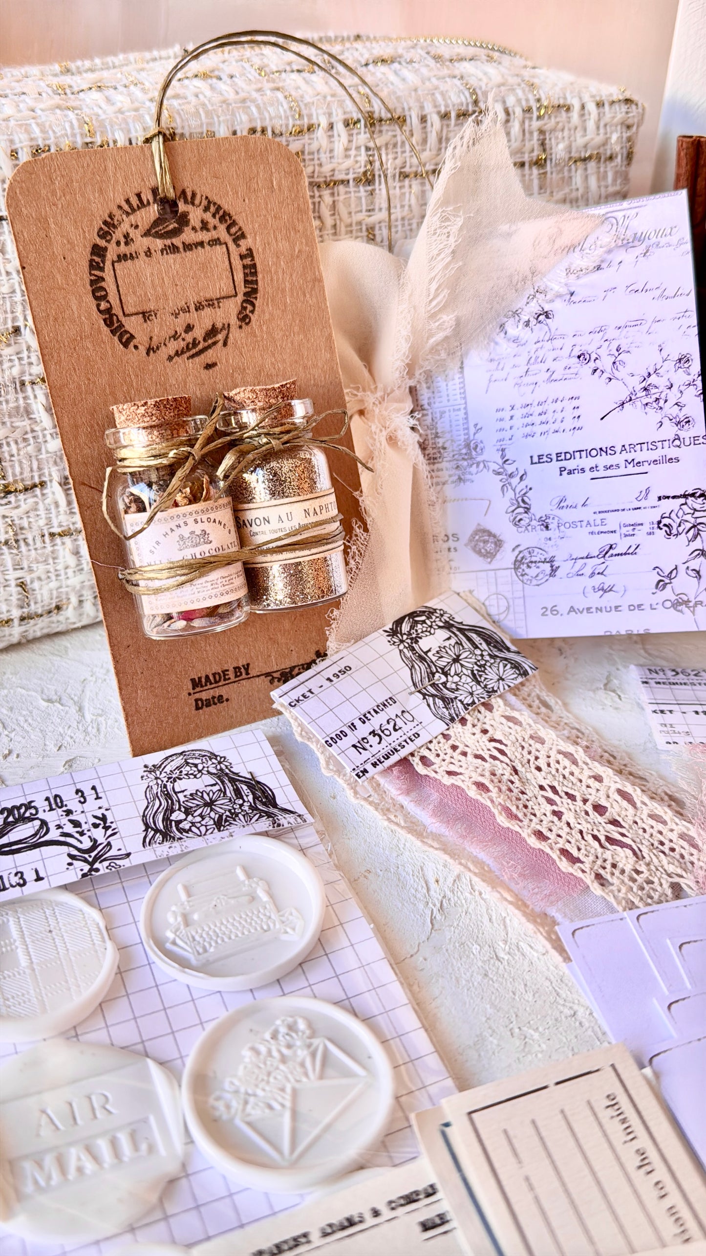 Kit Handmade · October