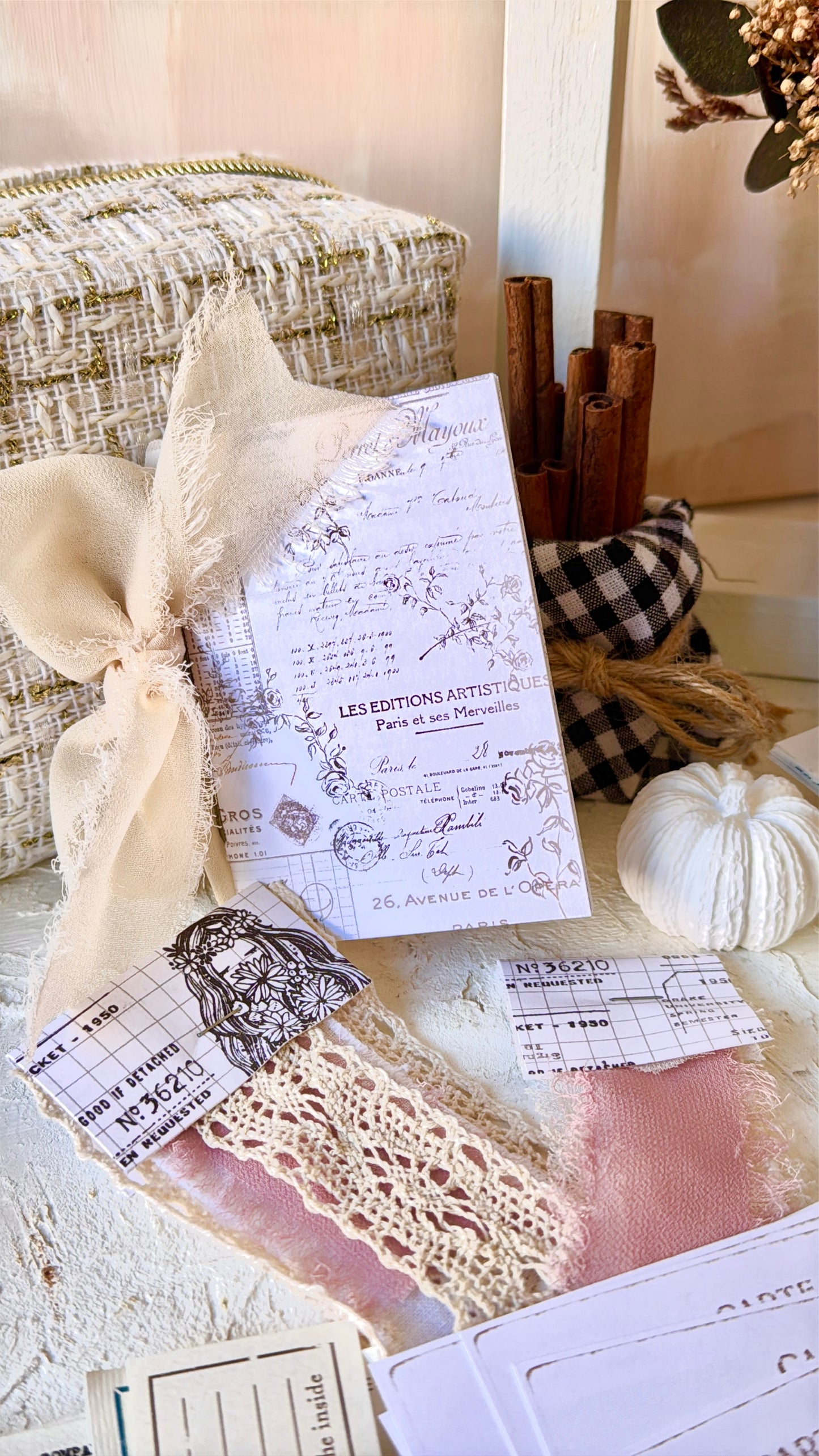 Kit Handmade · October