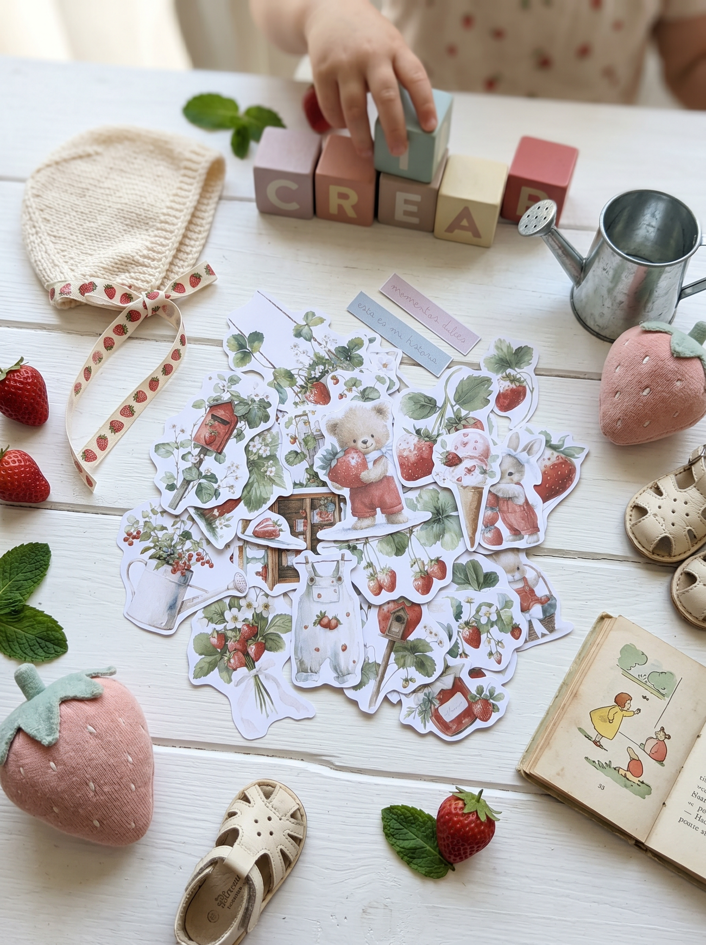 DIE CUTS Fresita - 31 Piezas Troqueladas (Recortables)