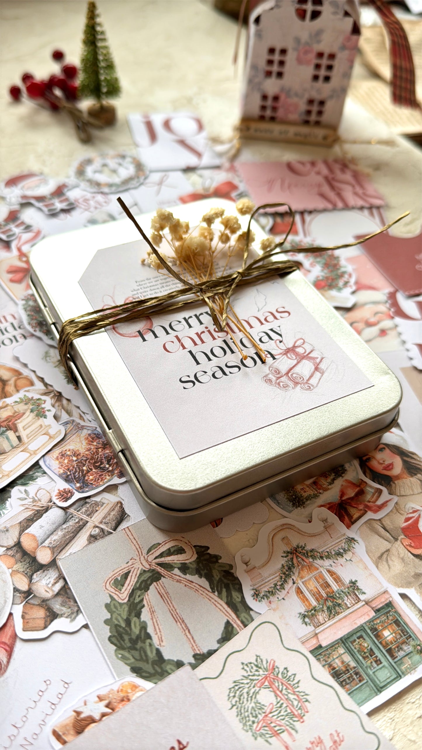 Lata con Die Cuts de Navidad