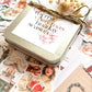 Lata con Die Cuts de Navidad