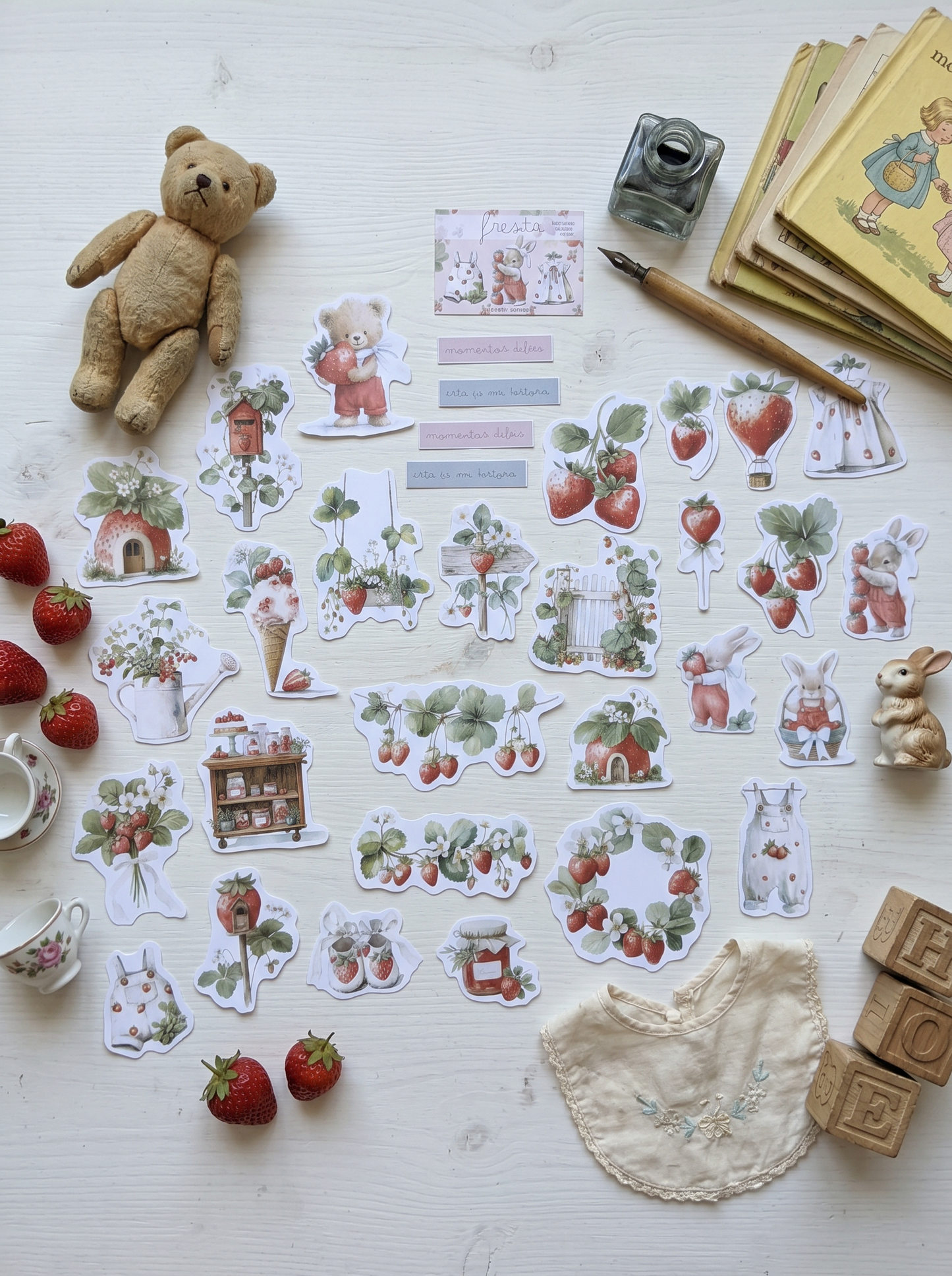 DIE CUTS Fresita - 31 Piezas Troqueladas (Recortables)
