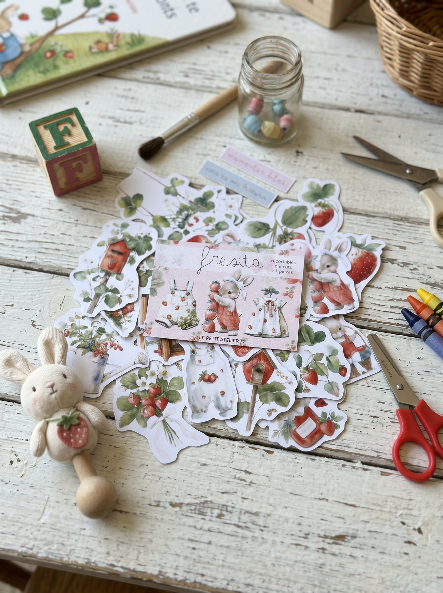 DIE CUTS Fresita - 31 Piezas Troqueladas (Recortables)