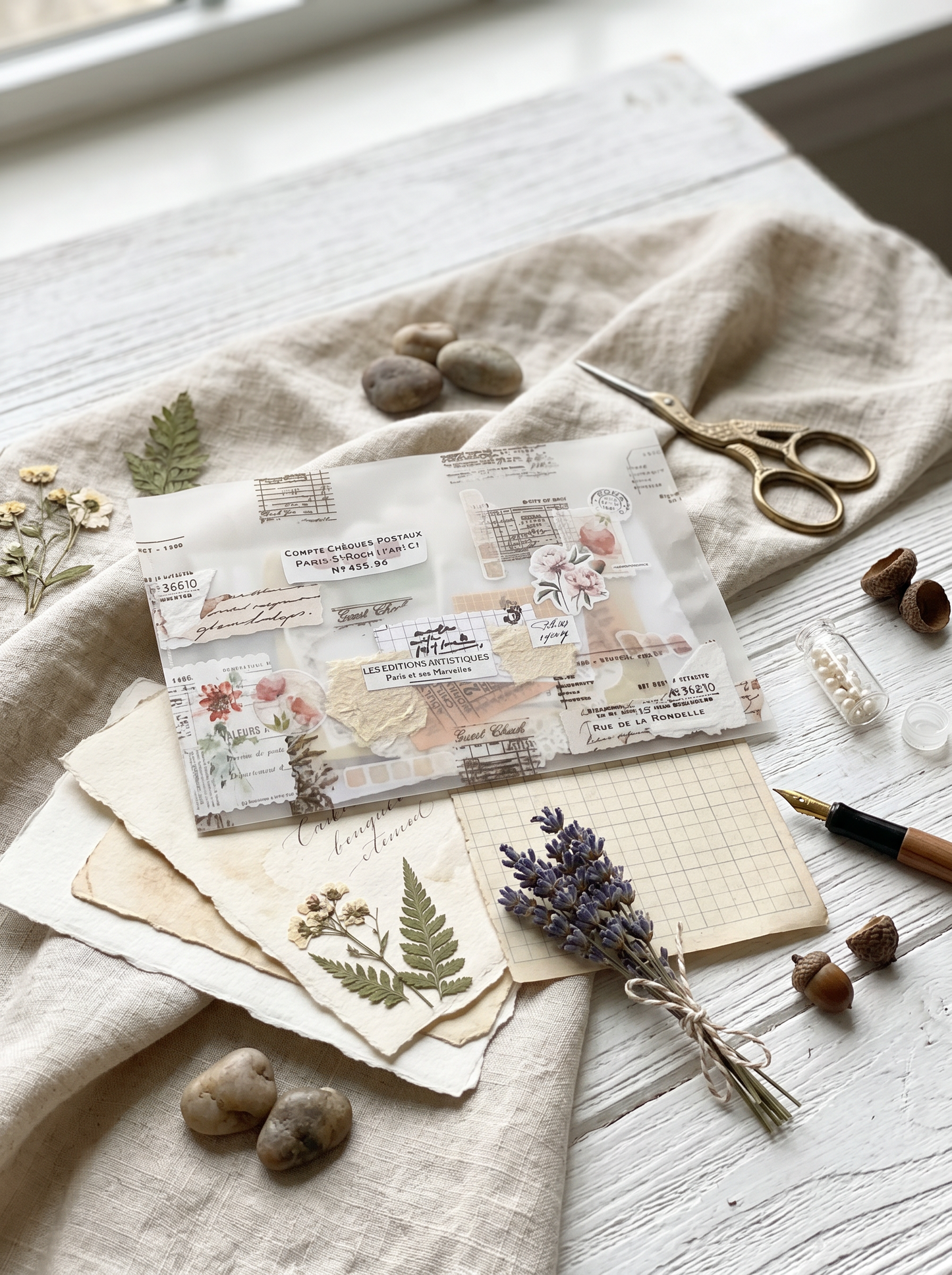 Mystery Vellum Pouch · Sobres Sorpresa