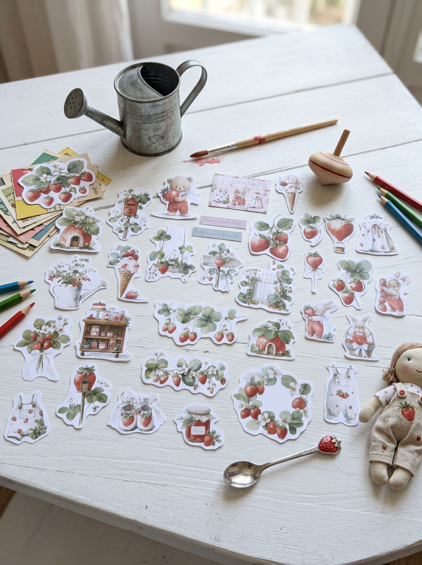 DIE CUTS Fresita - 31 Piezas Troqueladas (Recortables)