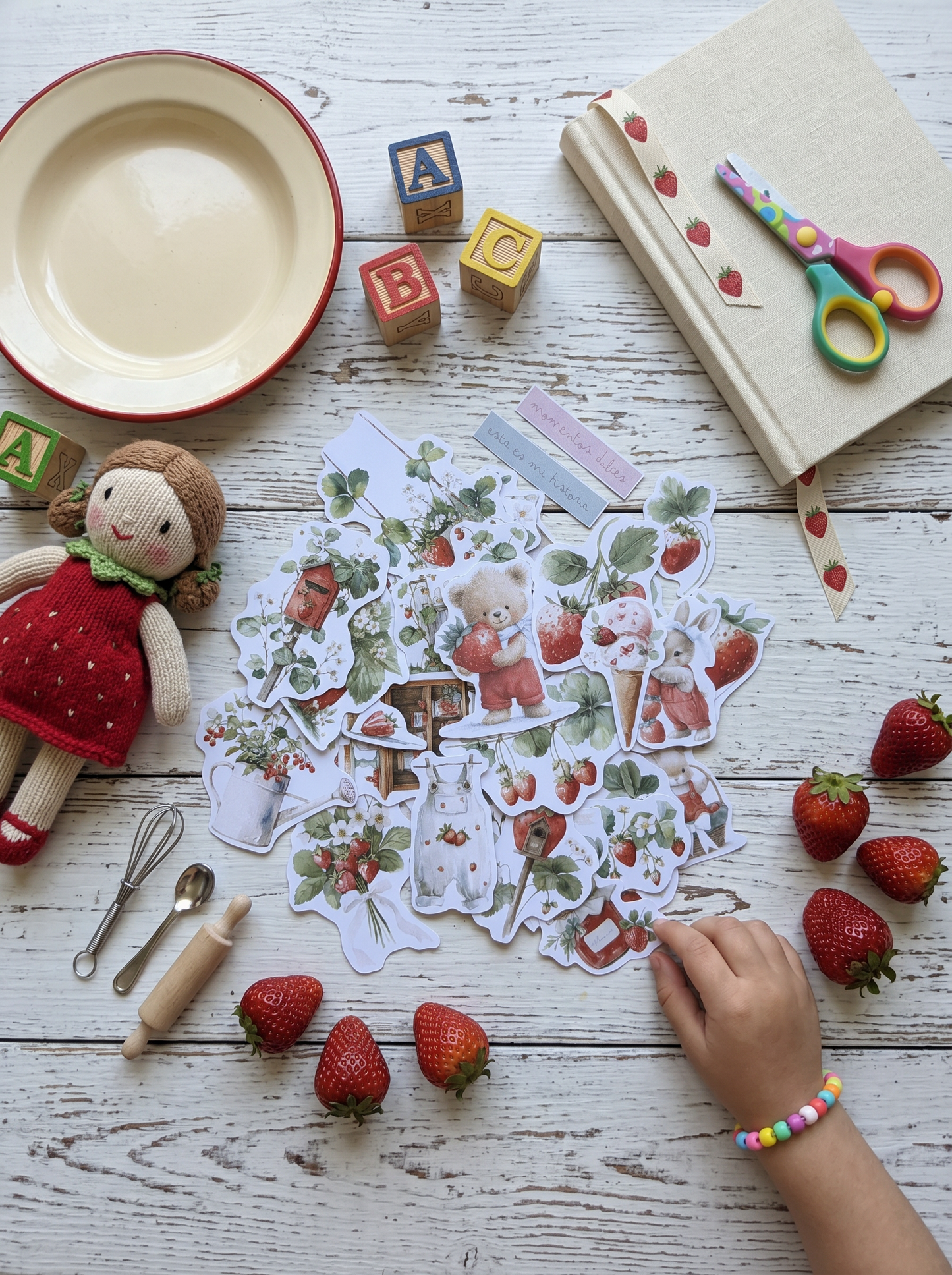 DIE CUTS Fresita - 31 Piezas Troqueladas (Recortables)